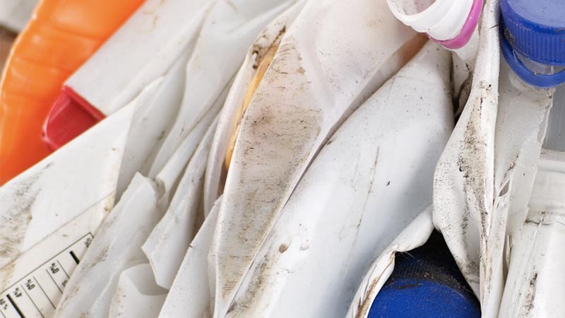 Video shwoing evolution of Aeron office chair to the latest innovation using recovered plastics from the ocean to use in the chairs manufacturing