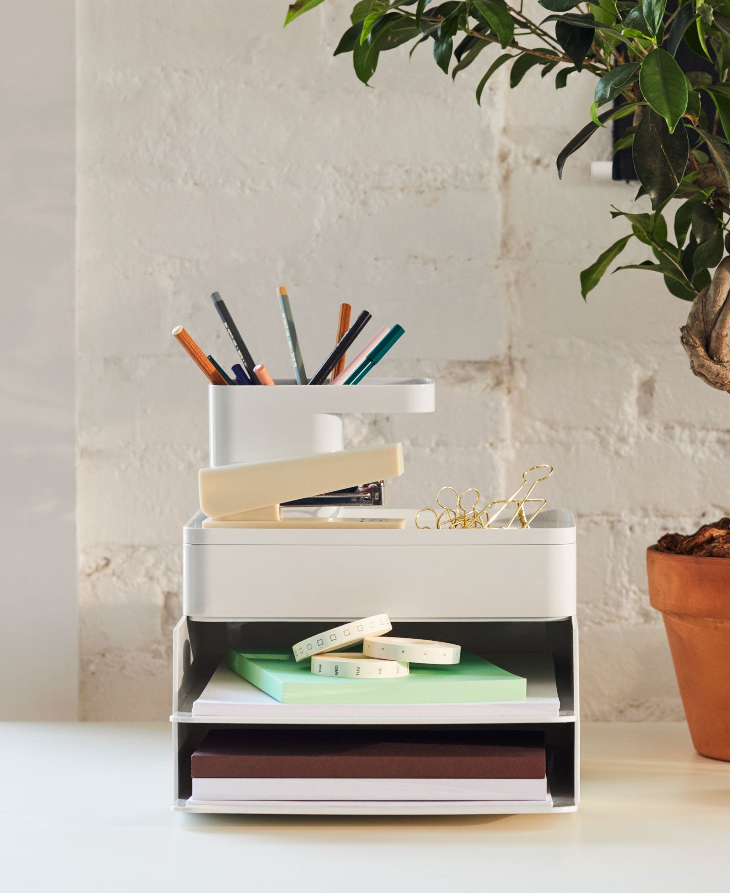 Close up photo showing various Formwork desktop storage and organisation accessories